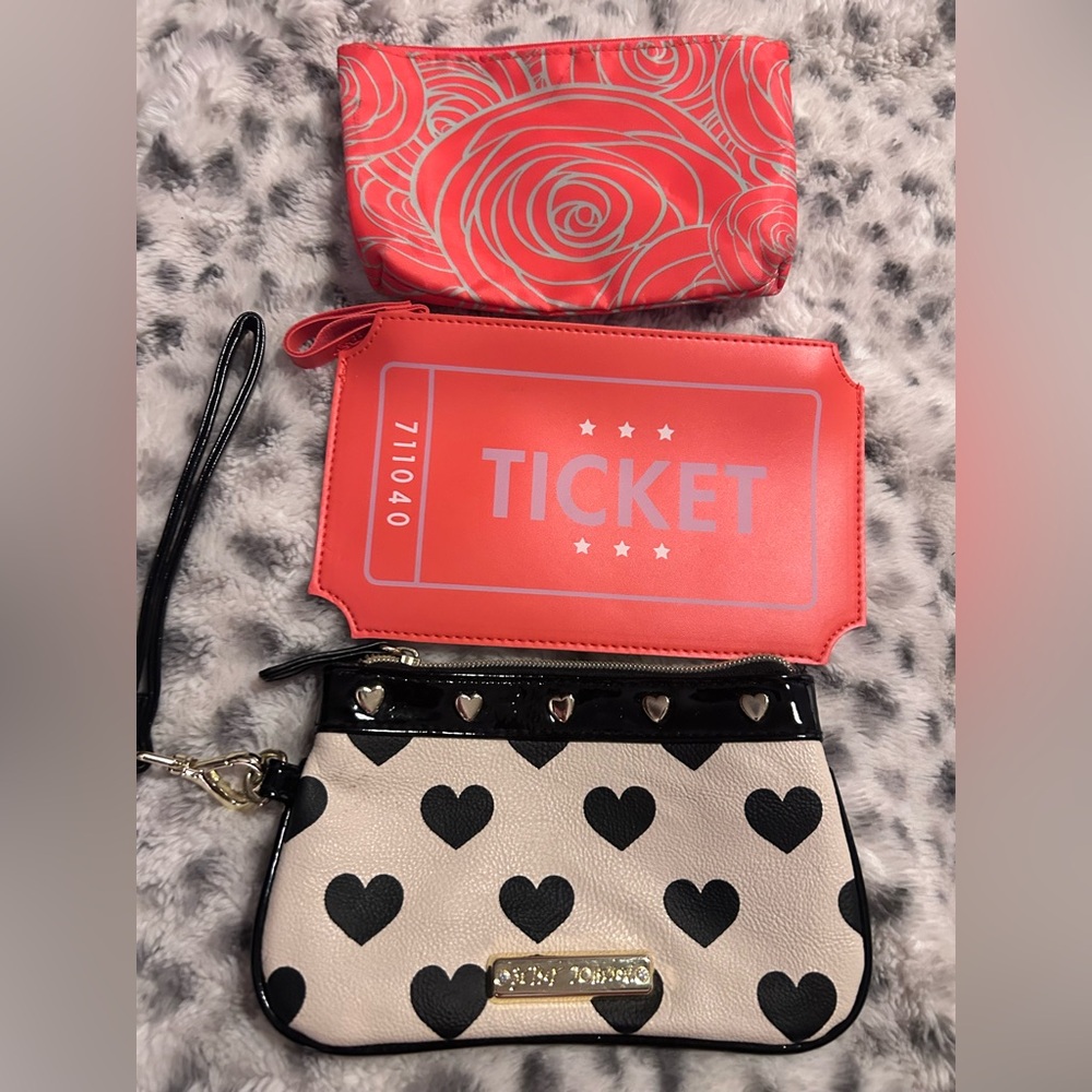 Small cosmetic bags